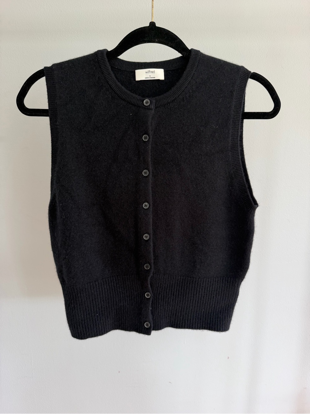 Wilfred Black Sleeveless Button-Up Knit Vest